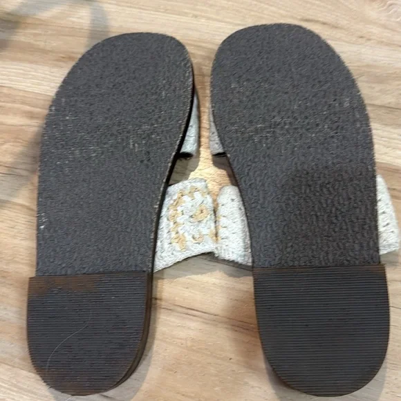 Free People Tan and Cream Crochet Sandals - Picture 3 of 5